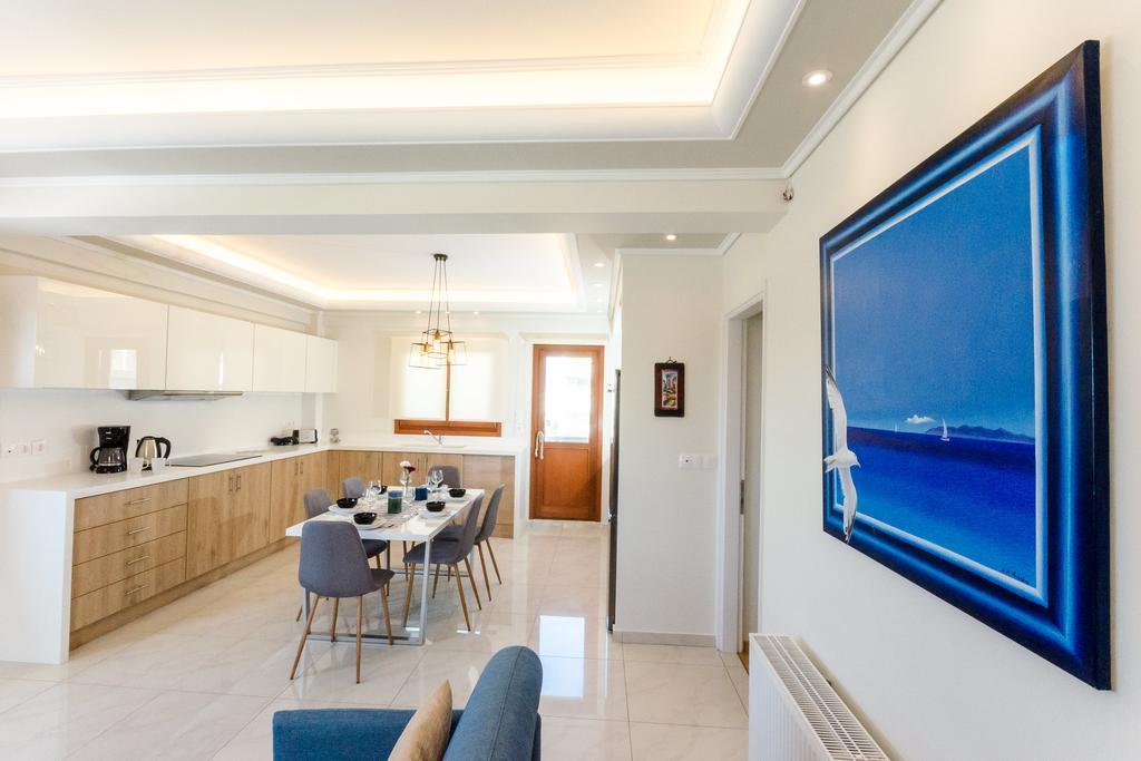 Leo - Unique Glyfada Apartment 아테네 외부 사진